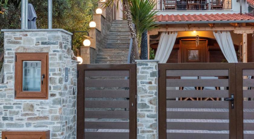 Cavas Luxury Apartments — Hotel in Iraklitsa