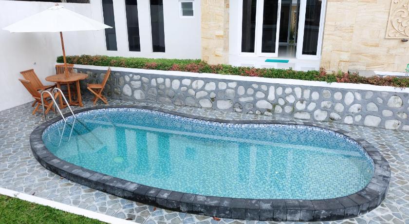 Villa Syariah Grand Bale Kolam Renang Pribadi by Simply Homy - image 2