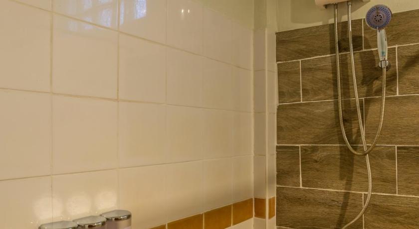Image of Basic Triple Room 11