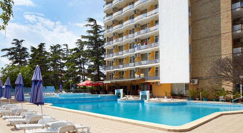 Hotel Yantra photo