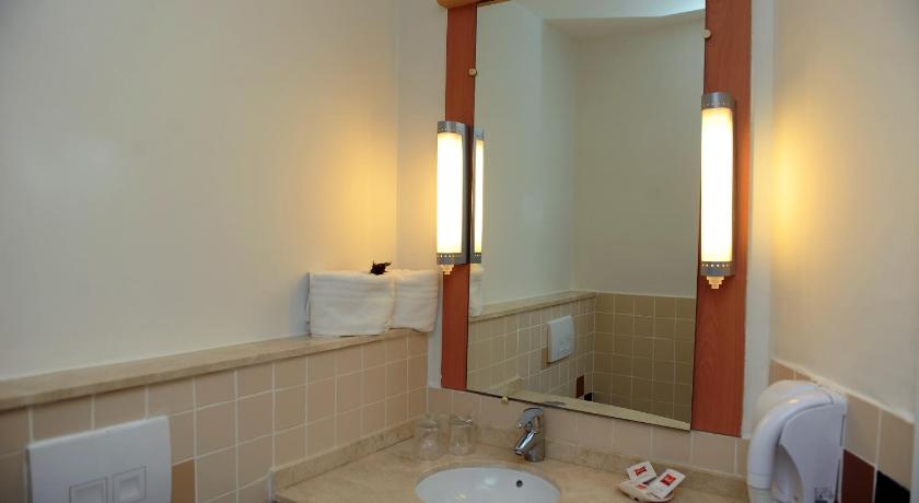 Image of Standard 2 Single beds 14