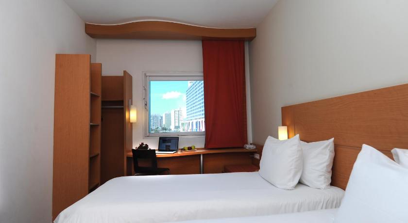 Image of Standard 2 Single beds 9