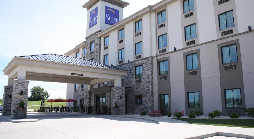 Sleep Inn and Suites Belmont / St. Clairsville