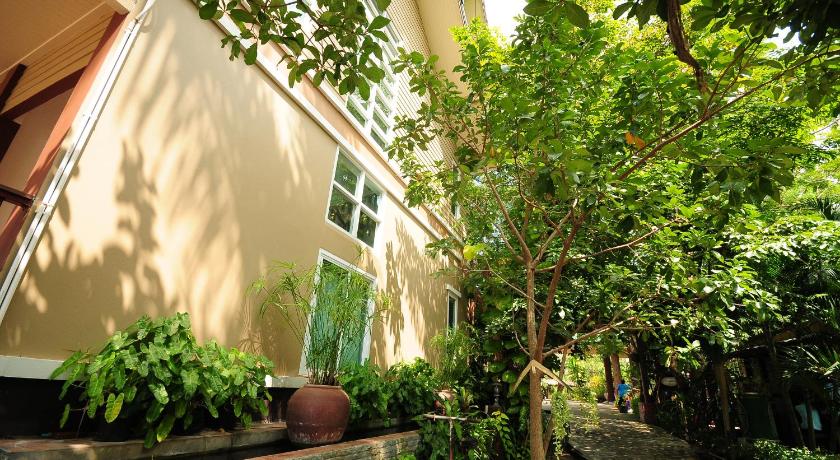 Image of Riverside Twin Room 10