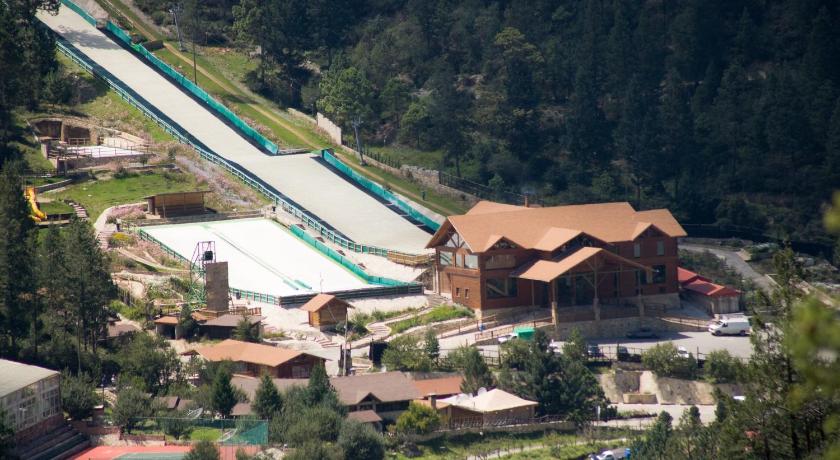 BOSQUES DE MONTERREAL — Hotel in Arteaga