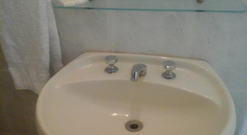 Image of Standard Triple Room 6