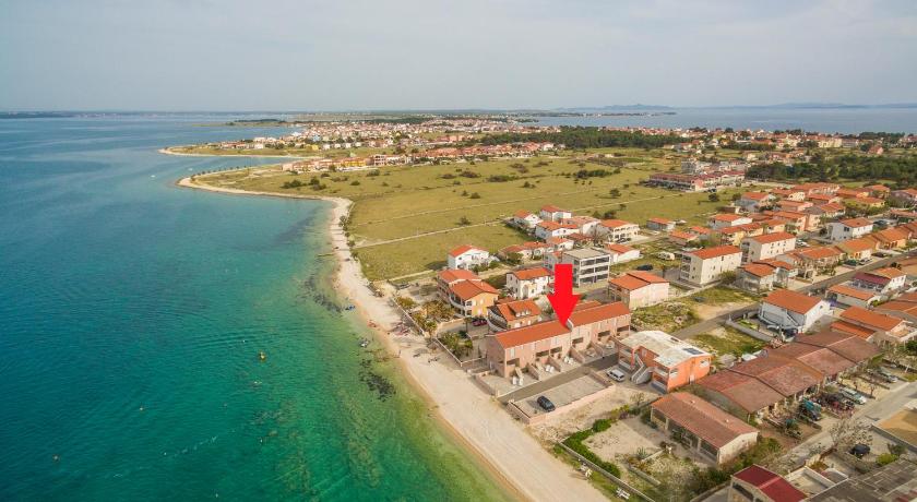 LUXURY APARTMENTS - LA VIR 5& 6 photo