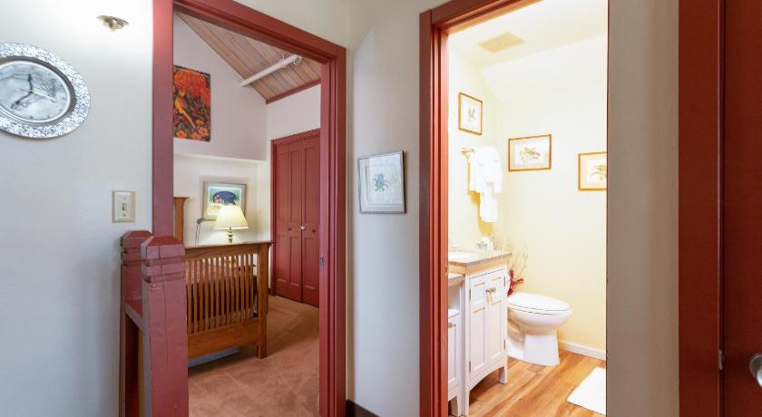 East Condo #222 photo