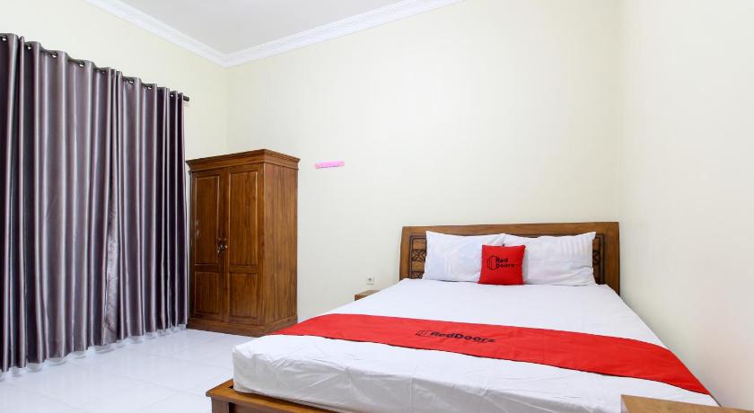 Image of RedDoorz Room 1
