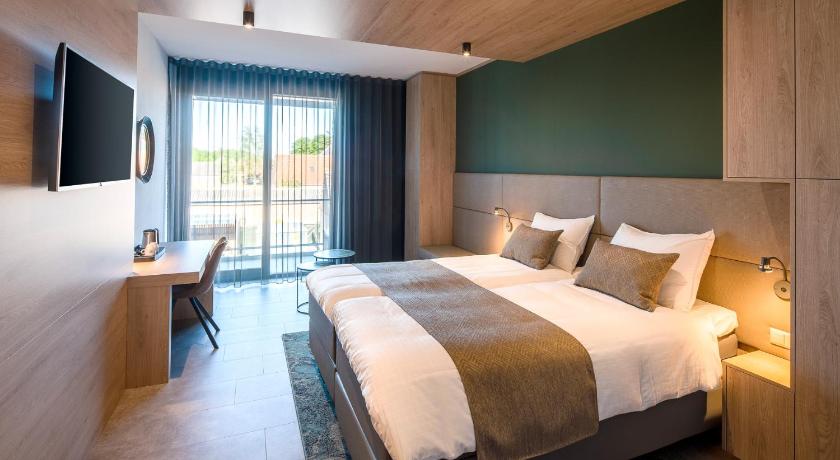 Hotel 46 — Hotel in Well