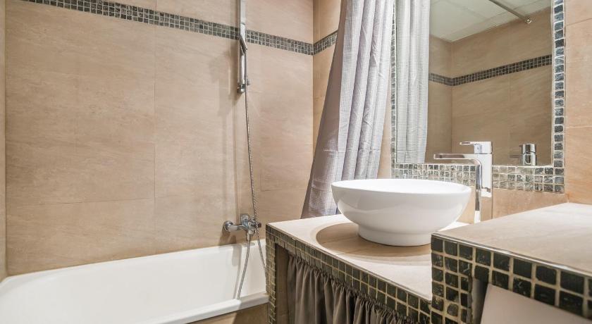 Image of Prestige Two-Bedrooms Apartment (6 People) 2
