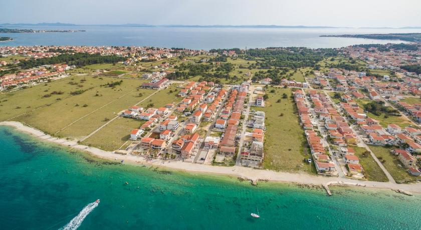 LUXURY APARTMENTS - LA VIR 1 & 2 photo
