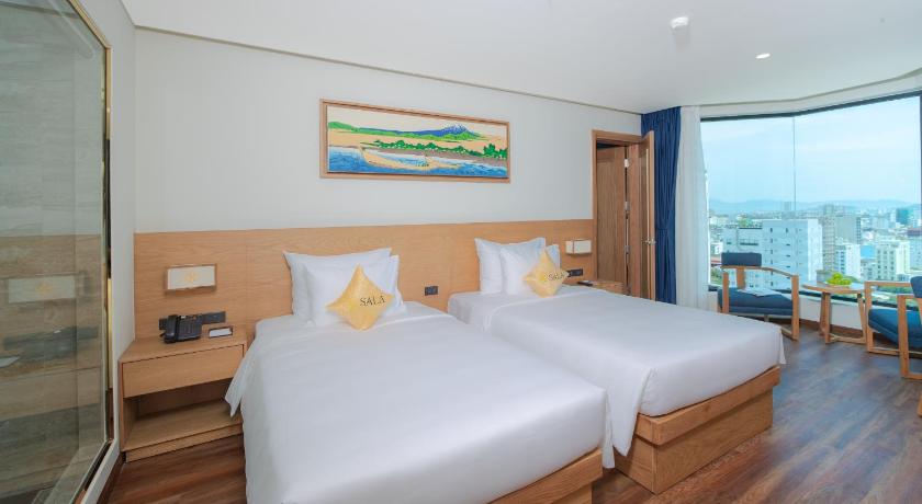 Image of 1 King 2 Twin Family Suite 8