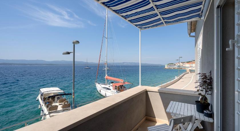 Exclusive Boutique Seaside Suites photo