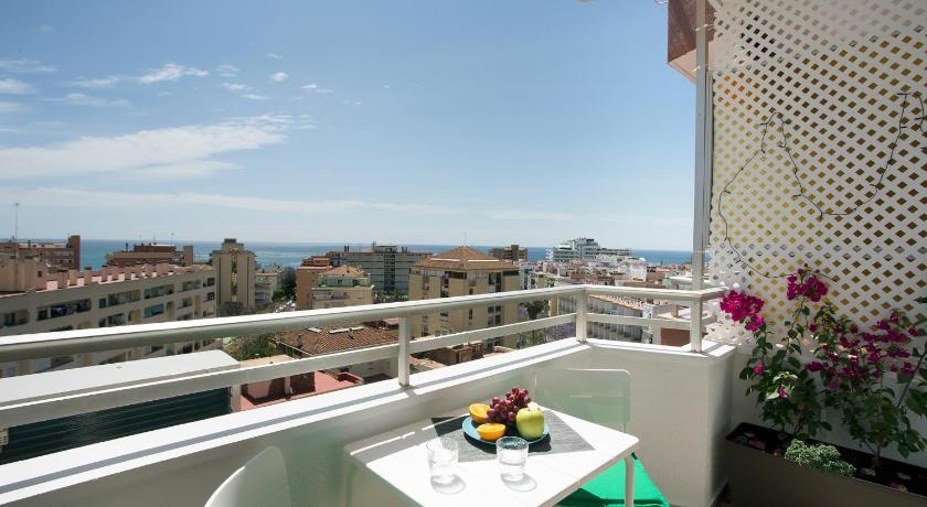MONKO LOVELY, QUIET & CENTER SEA VIEWS o