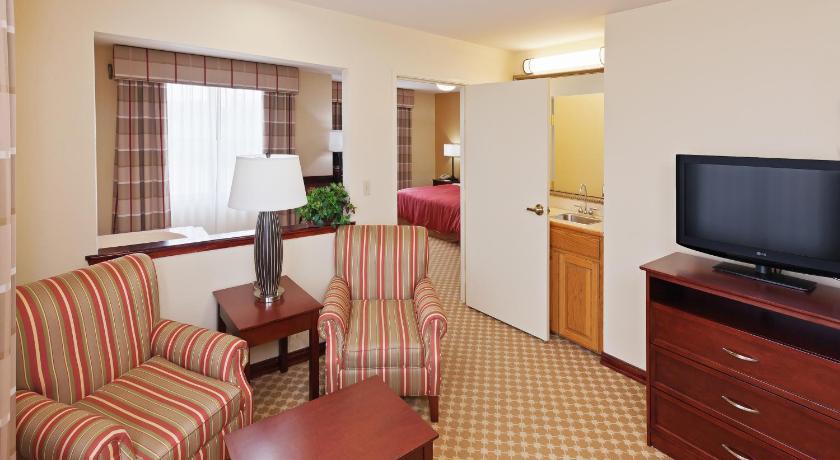 Country Inn & Suites by Radisson, Tulsa, OK