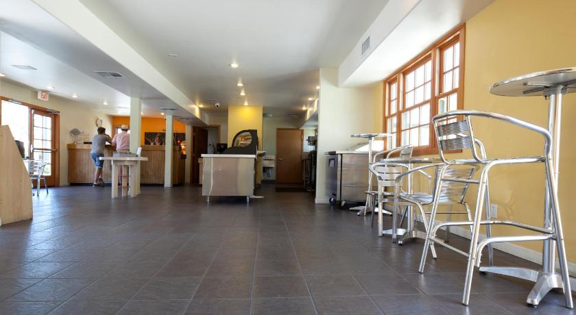 Orange Tree Inn photo