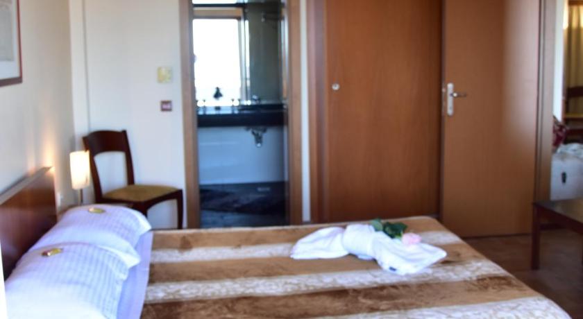 Image of Suite with Balcony and Sea View 11