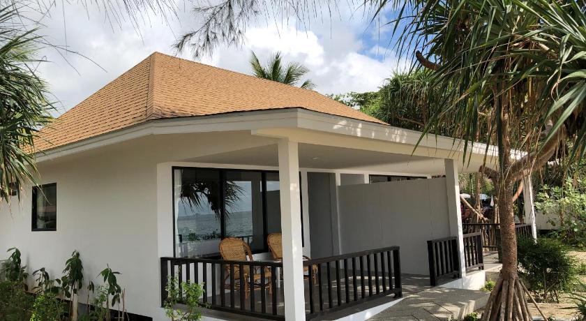 Image of Beachfront Suite 14