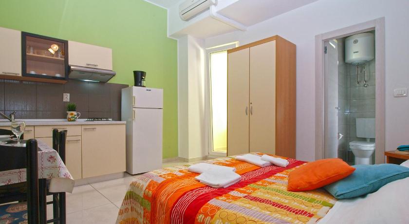 Apartment 898 - image 3