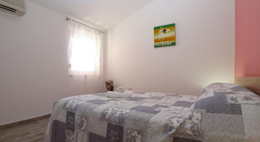 Apartment 898 - image 38