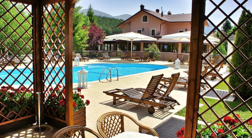 Hotel Bucaneve