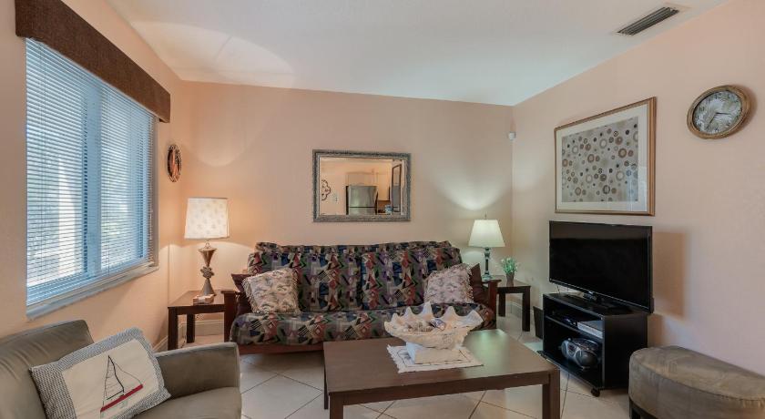 Parkside 5 2 Bedrooms Walk To Beach Wifi Sleeps 4 In St