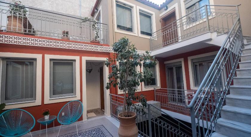 ATHENIAN YARD SUITES — Hotel in Athens