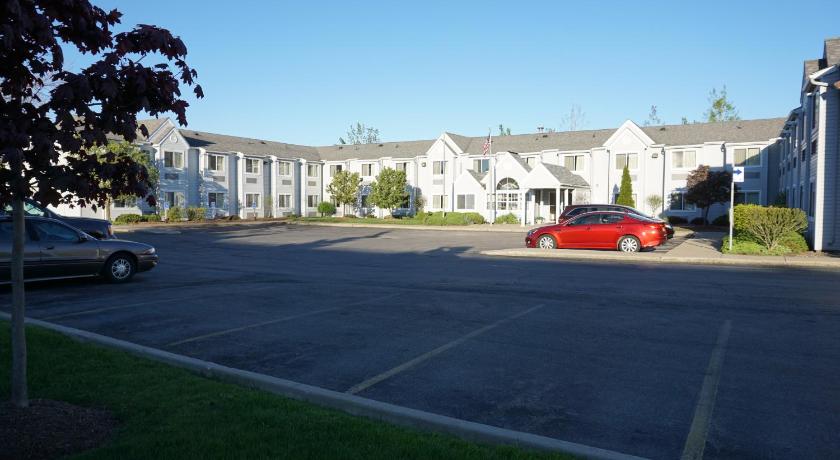 CenterWay Hotel Buffalo North Near University