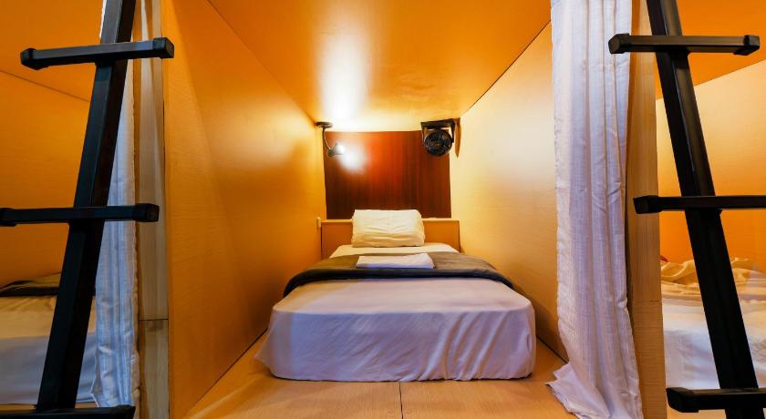 Imagen de Cama cápsula en habitación compartida mixta de 14 camas con baño compartido (Capsule Bed in 14-Bed Mixed Dormitory Room with Shared Bathroom) 1