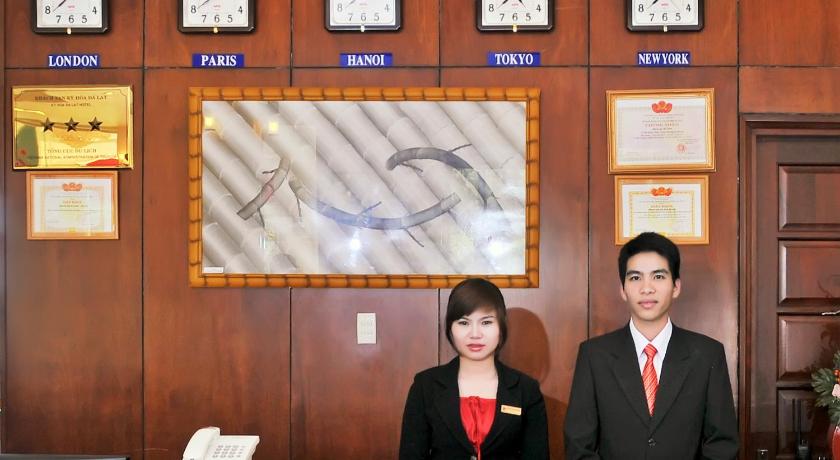 a man and a woman standing next to each other, Ky Hoa Dalat Hotel in Dalat