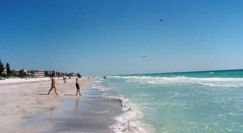 EXPRESS INN & SUITES CLEARWATER photo