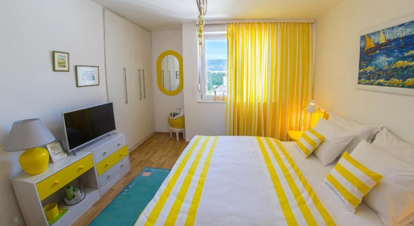 Yellow Lily Mostar Apartman — Hotel in Mostar