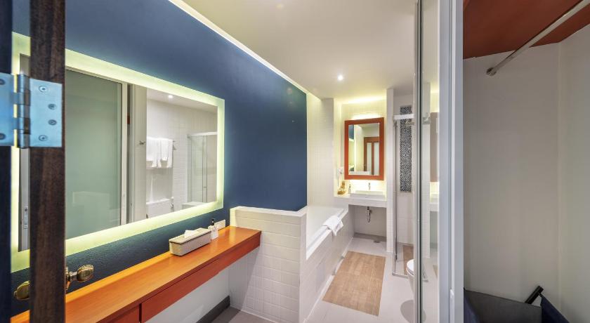 Image of Superior Garden View King 12