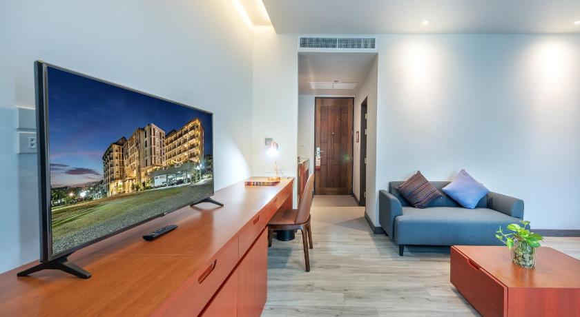 Image of Superior Garden View King 14