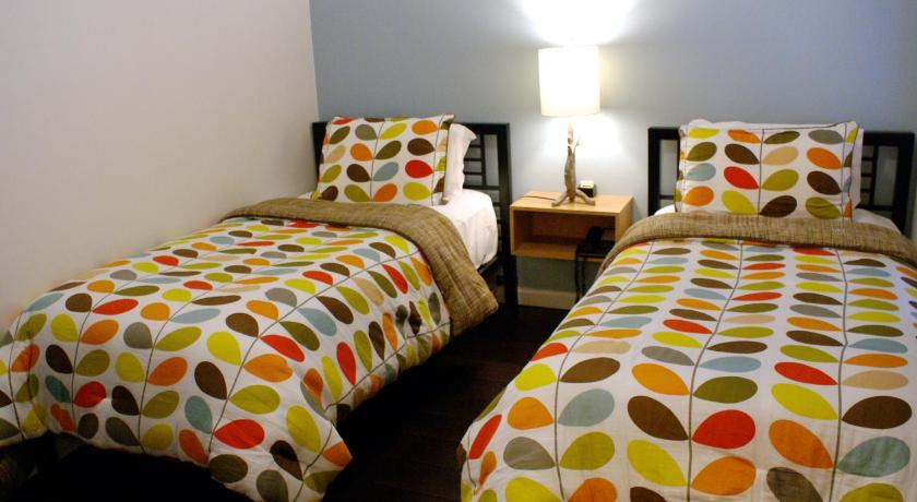 Image of 2 Twin Beds 4