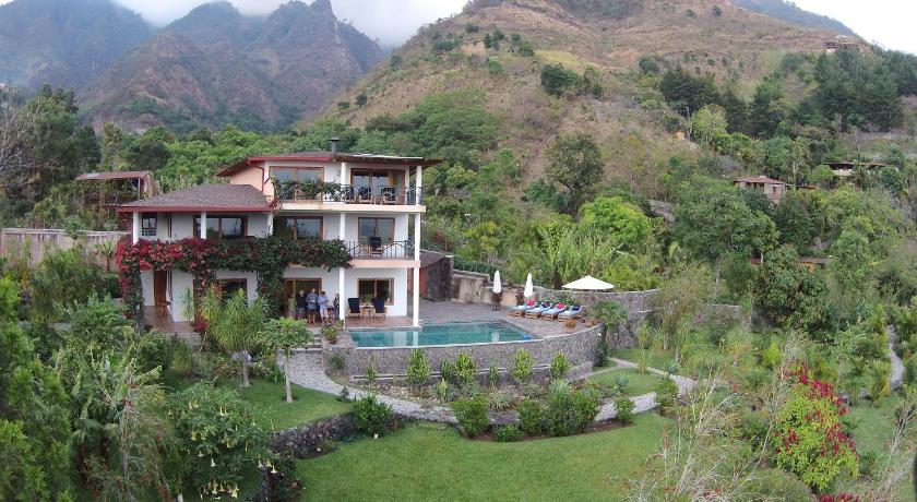 サンタ・クルス・ラ・ラグーナ Casa Valdres 4つ星 シングルルーム 外観