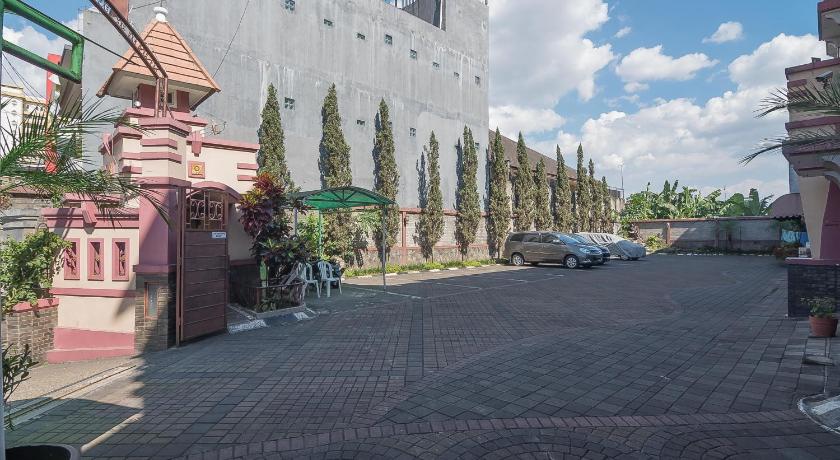 RedDoorz at Amellia Pasteur Bandung – Bandung, KY