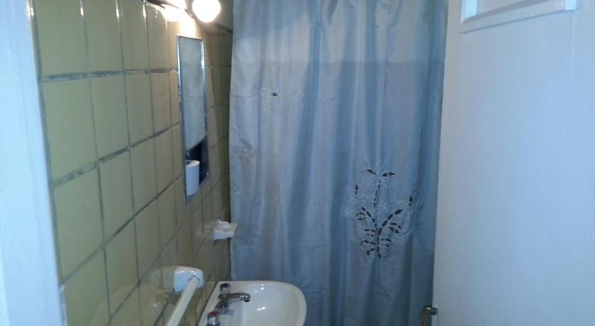 Hotel Isis photo