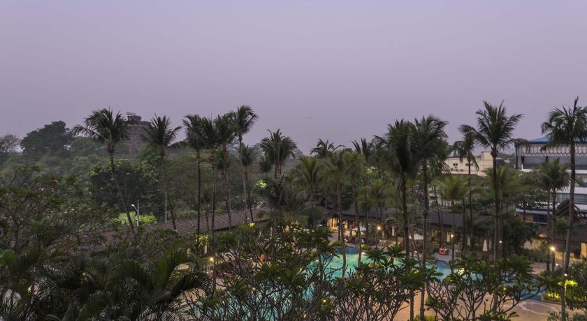Image of Deluxe Lake or Garden View King Bed Room 15