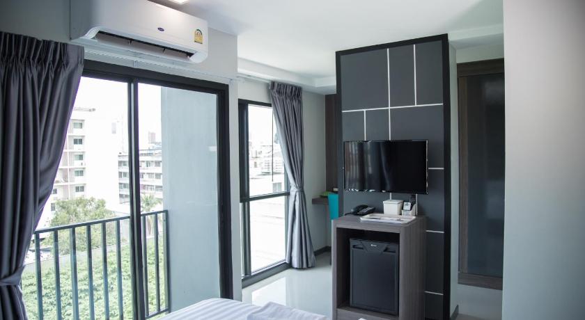 バンコク Hallton Hotel Bangkok 3つ星 ホテル プール