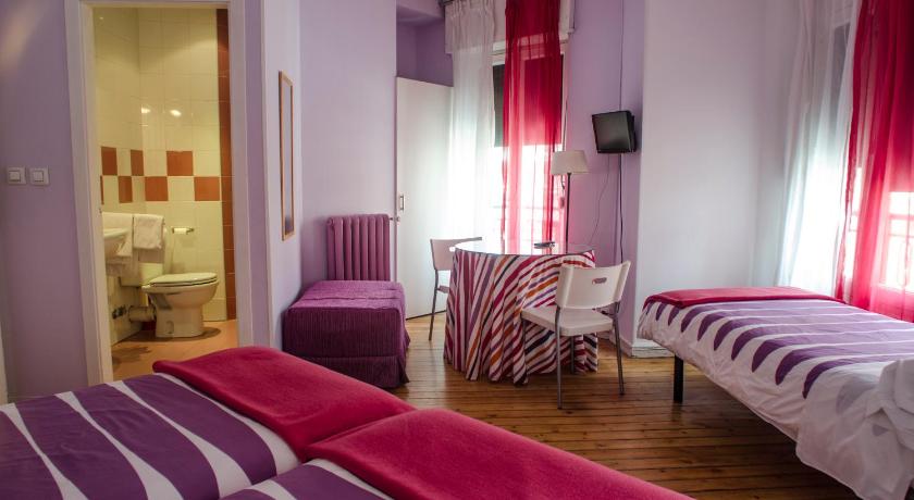 Pension Blanca B&amp;B — Hotel in Leon