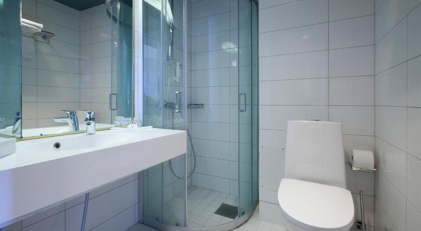 Standarta&nbsp;divvietīgs numurs (2 gultas) (Standard Twin Room) attēls 2
