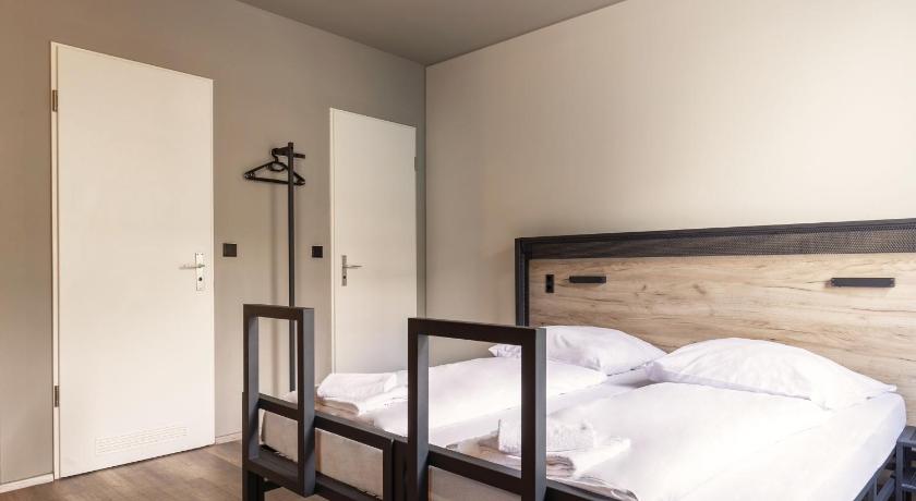 Image of Twin Room 14