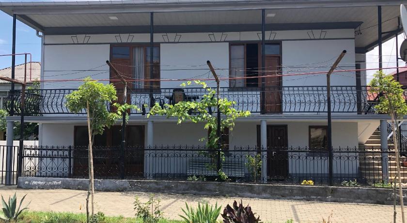 Guest house Romanadze — Hotel in Kobuleti