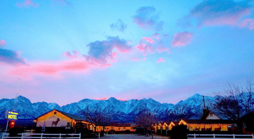 Mt Williamson Motel and Basecamp photo