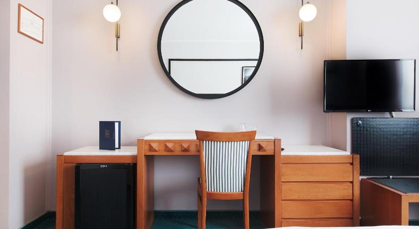 Image of Deluxe Twin Room 6