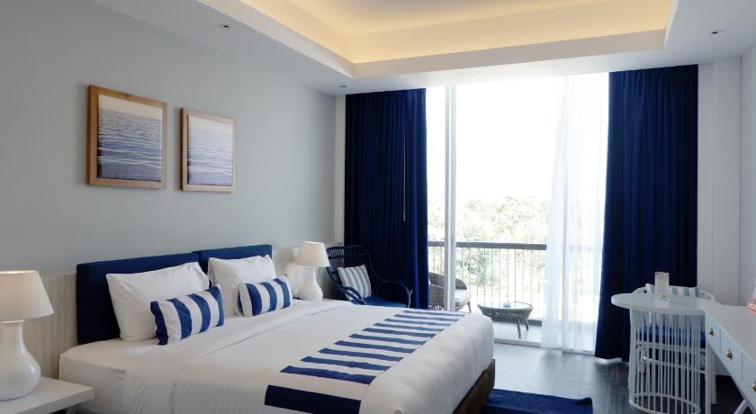 Image of Deluxe King Garden View 3