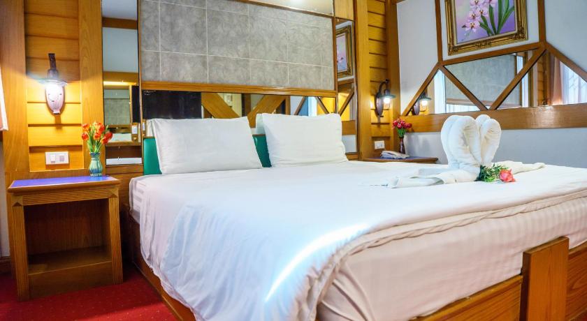 Image of Standard Queen Bed 4