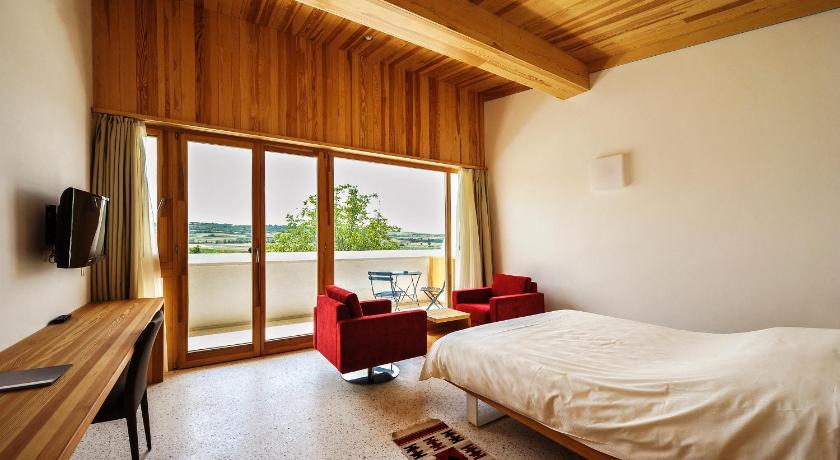 Slika sobe Dvokrevetna soba Comfort s bračnim krevetom i balkonom (Comfort Double Room with Balcony) 7